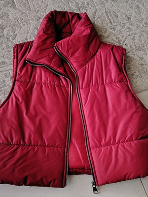 Women's sleeveless jacket like new, red, one size, short
