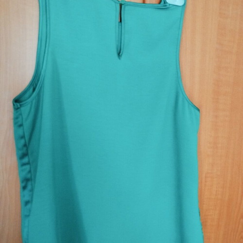 Stradivarius emerald green satin sleeveless top like new
