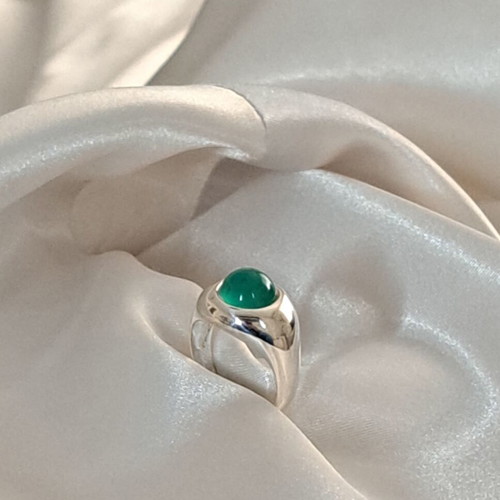 Silver ring 925 with green cabochon stone size 54 new