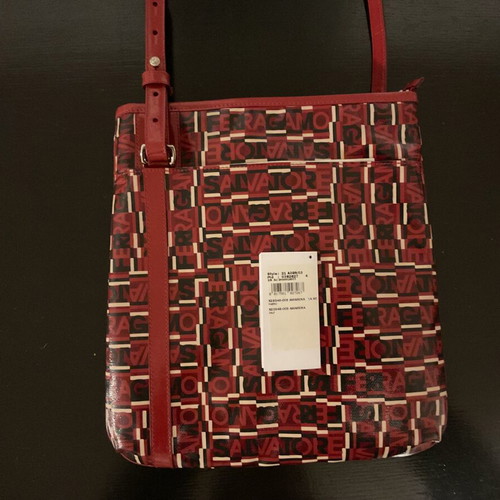 Salvatore Ferragamo crossbody bag like new, patent calfskin, Amarena