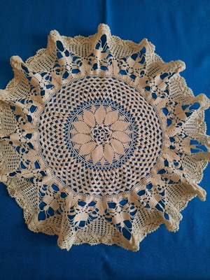 Handmade knitted vintage like new, beige, 50 cm diameter