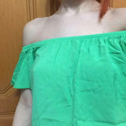 Off-shoulder green blouse Anel used, size Small
