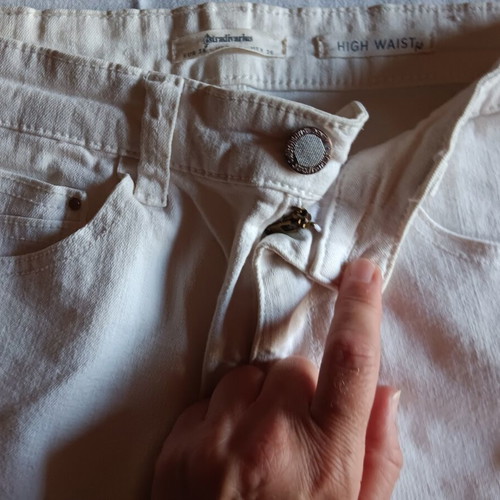 Stradivarius ripped jeans high waist fit small, white, used