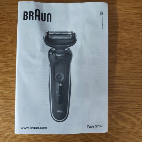 Braun Series 5 EasyClean shaver like new