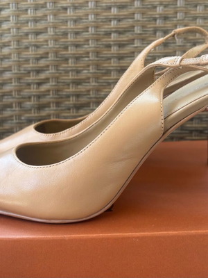 Kendall + Kylie shoes pumps size 38 like new, beige with shiny heel