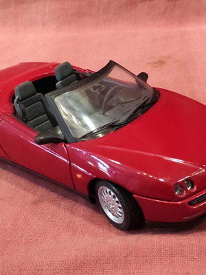 Alfa Romeo Spider 1995 μοντέλο αυτοκινήτου κλίμακα 1:18 καινούργιο