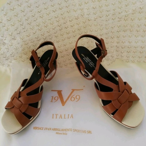 Versace sandals new, beige and brown, size 39