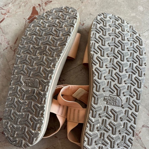 The North Face sandals size 42 like new, pink