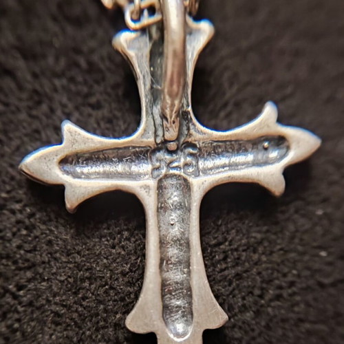 Silver cross pendant 925 with chain, like new, 40 cm