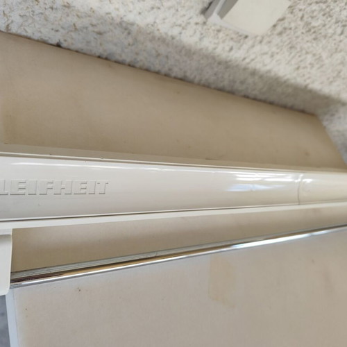 Leifheit wall-mounted drying rack for bathroom or balcony like new with 5 rods