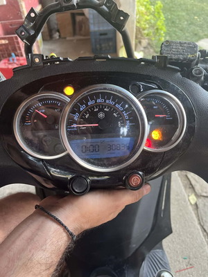Κοντέρ Piaggio Beverly 300 μεταχειρισμένο, πλήρως λειτουργικό