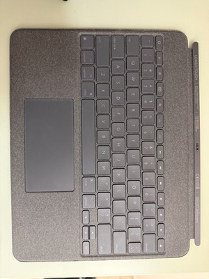 Logitech Combo Touch Keyboard for 13 Inch iPad Pro like new