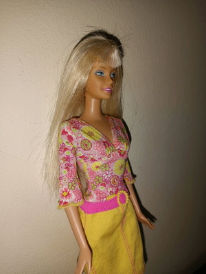 Barbie Hip 2003 doll like new, collectible vintage fashion