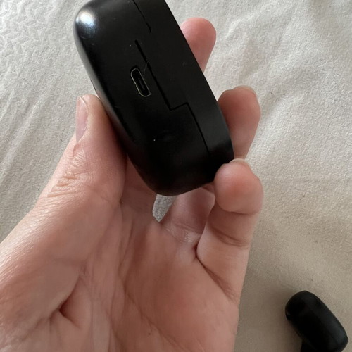 Bluetooth earbuds used