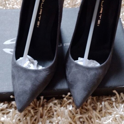 Mourtzi suede pumps like new, size 38, gray