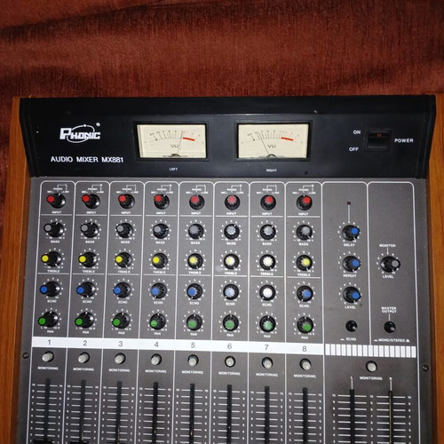 Phonic MX881 mixer used with echo, bass, treble on each channel except N3