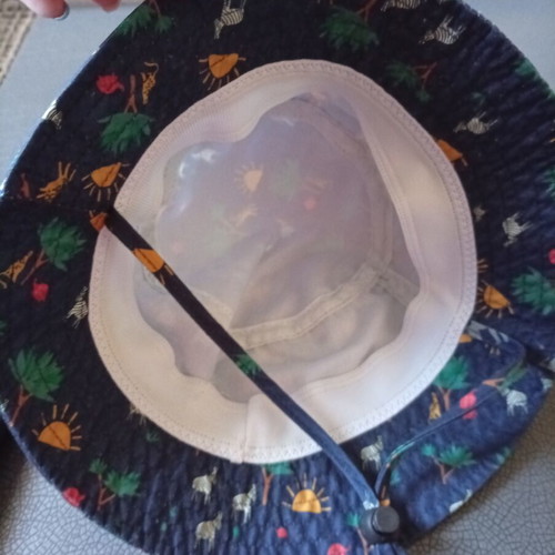 Children's hat size 52 like new, blue multicolor for 4 years old