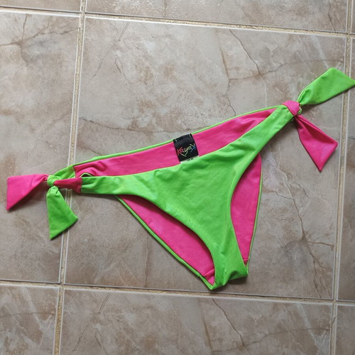 Kayak bikini bottom new, pink and green, size M