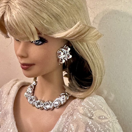 Barbie Collector Dynasty Krystle Doll Mattel 2010 like new