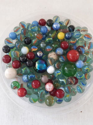 Marbles used, batch of 154, 146 similar and 8 larger