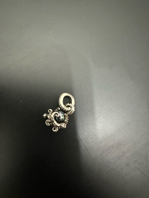 Pandora charm like new, purple
