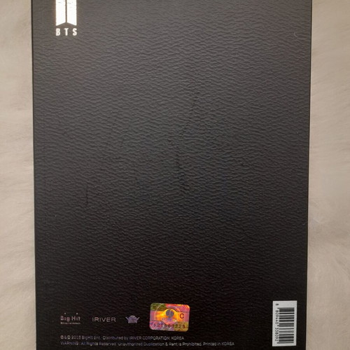 BTS Love Yourself Tear Album like new with photocards and booklet