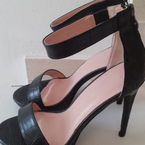 A.S. 98 sandals like new, size 37, black synthetic leather