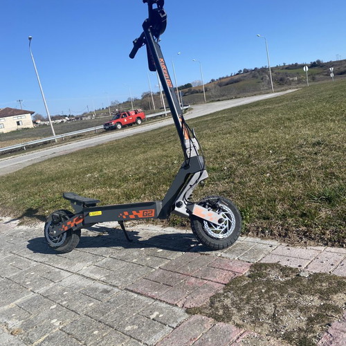 Kukirin G2 electric scooter