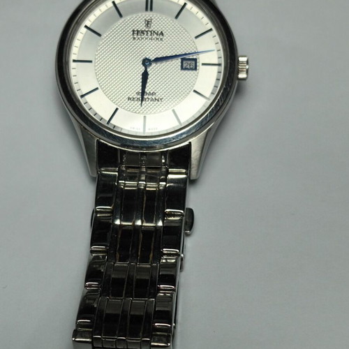 Festina quartz men's watch like new with stainless steel case and bracelet