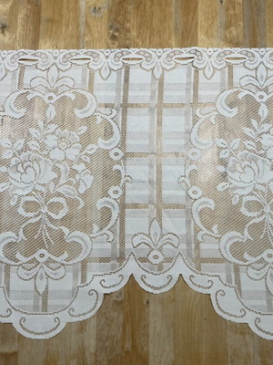 Short decorative synthetic curtain 2.60 m length used