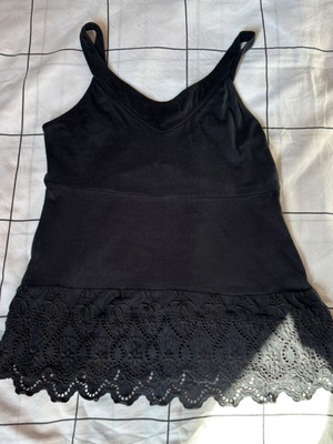 Zara Collection μαύρο τοπ με λεπτές τιράντες μέγεθος S σαν καινούργιο με δαντέλα