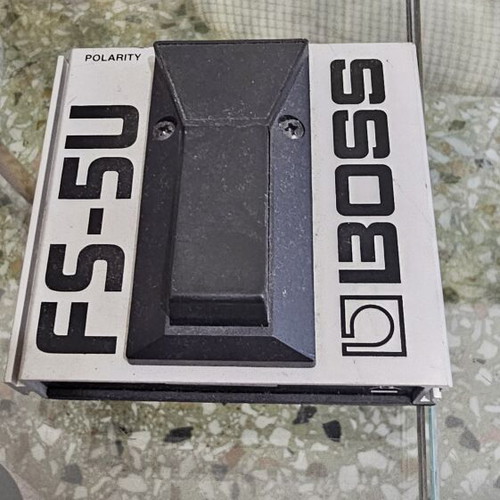 Boss FS-5U Unlatching Footswitch like new with polarity switch
