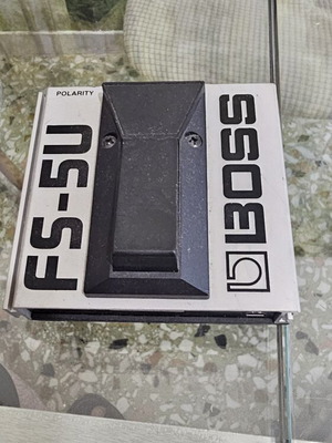Boss FS-5U Unlatching Footswitch like new with polarity switch