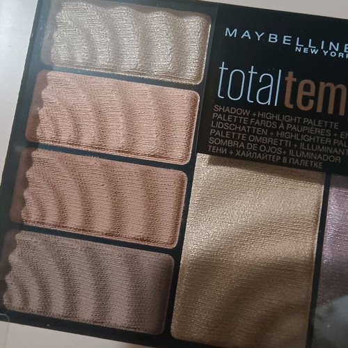 Maybelline Total Temptation eyeshadow and highlight palette new