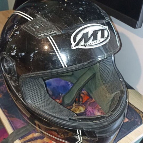 Motorcycle helmet without visor