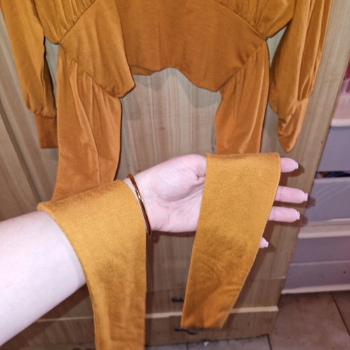 Long-sleeve mustard blouse size L like new