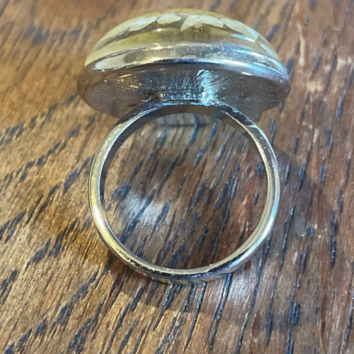 Ring with daisy used