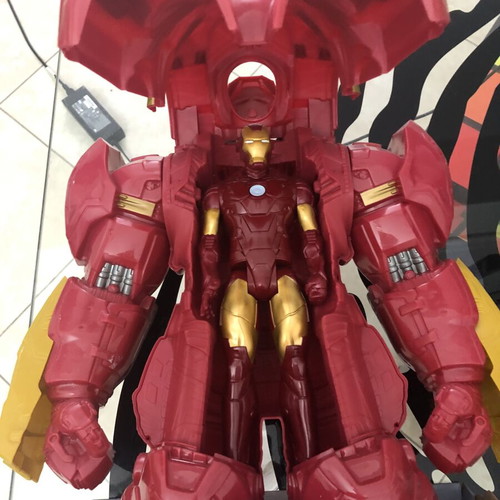 Hulkbuster 18” figure with Iron Man 12” included new