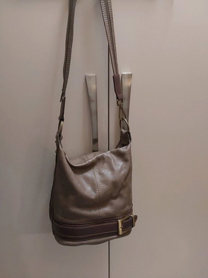Shoulder bag like new, leather with leatherette details, beige and brown