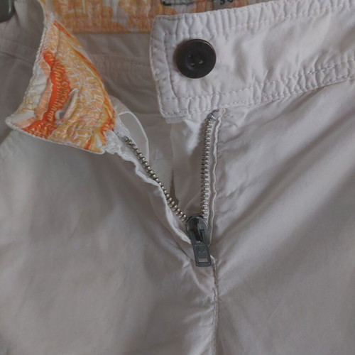 White shorts used size S with pockets