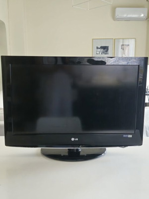 LG 32LH3000 32'' LCD TV Full HD like new