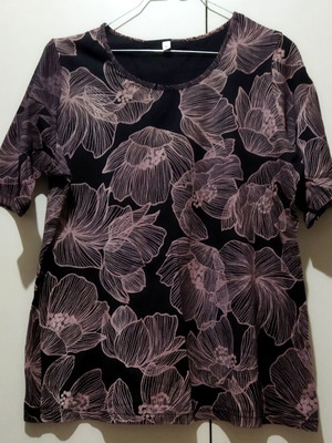 Women's short-sleeve summer blouse black with pink and purple, like new, size XL