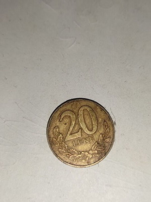 20 Lekë used, Republic of Albania 2000, brass coin