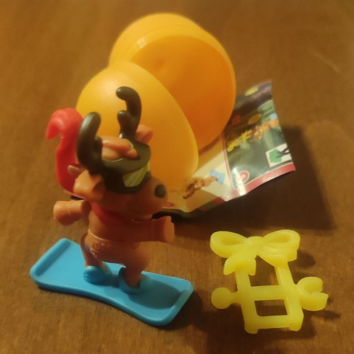 Kinder Christmas Figure 2025 like new