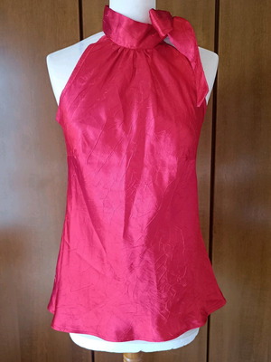 Satin red halter top used, size M