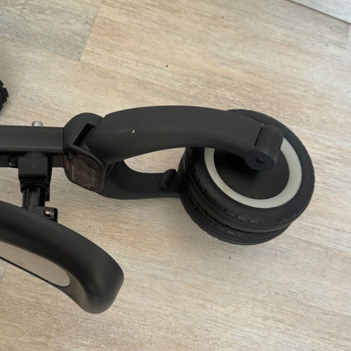Topmark Kaya 4-in-1 Convertible Tricycle and Balance Bike Black like new
