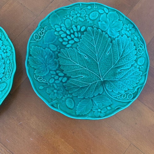 Wedgwood Majolica antique plates like new, set of 2