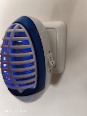 Electric Plug-In Insect Killer with Blue LED Light like new
