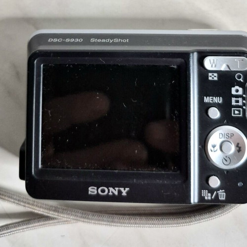 Sony Cyber-shot DSC-S930 digital camera used, for repair or spare parts