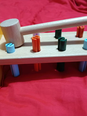 Ξύλινο παιχνίδι ΙΚΕΑ σαν καινούργιο με σφυρί και καρφιά